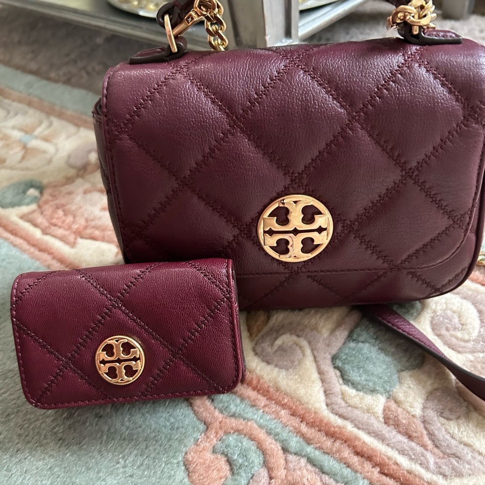 Gorgeous Tory Burch Willa top handle bag and wallet